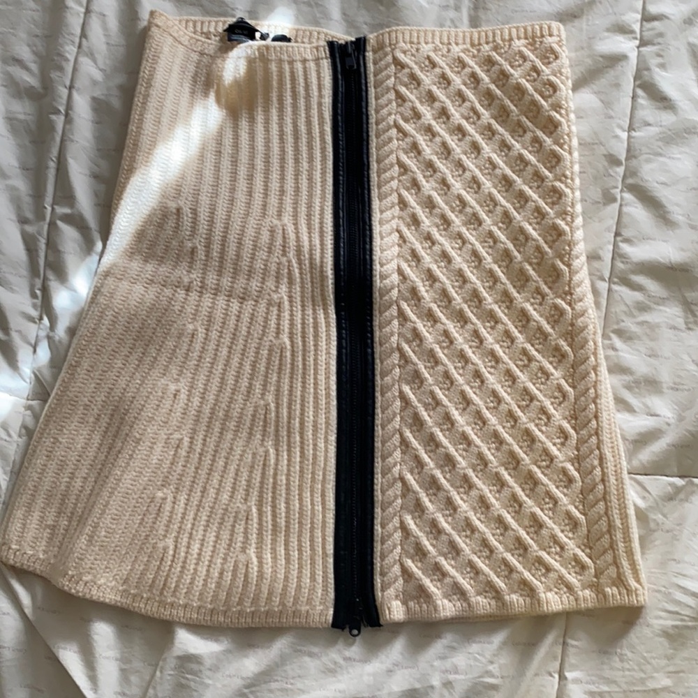 Club Monaco knit skirt